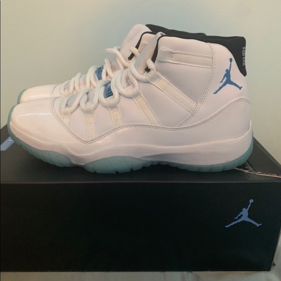 Jordan 11 legend blue main image 4